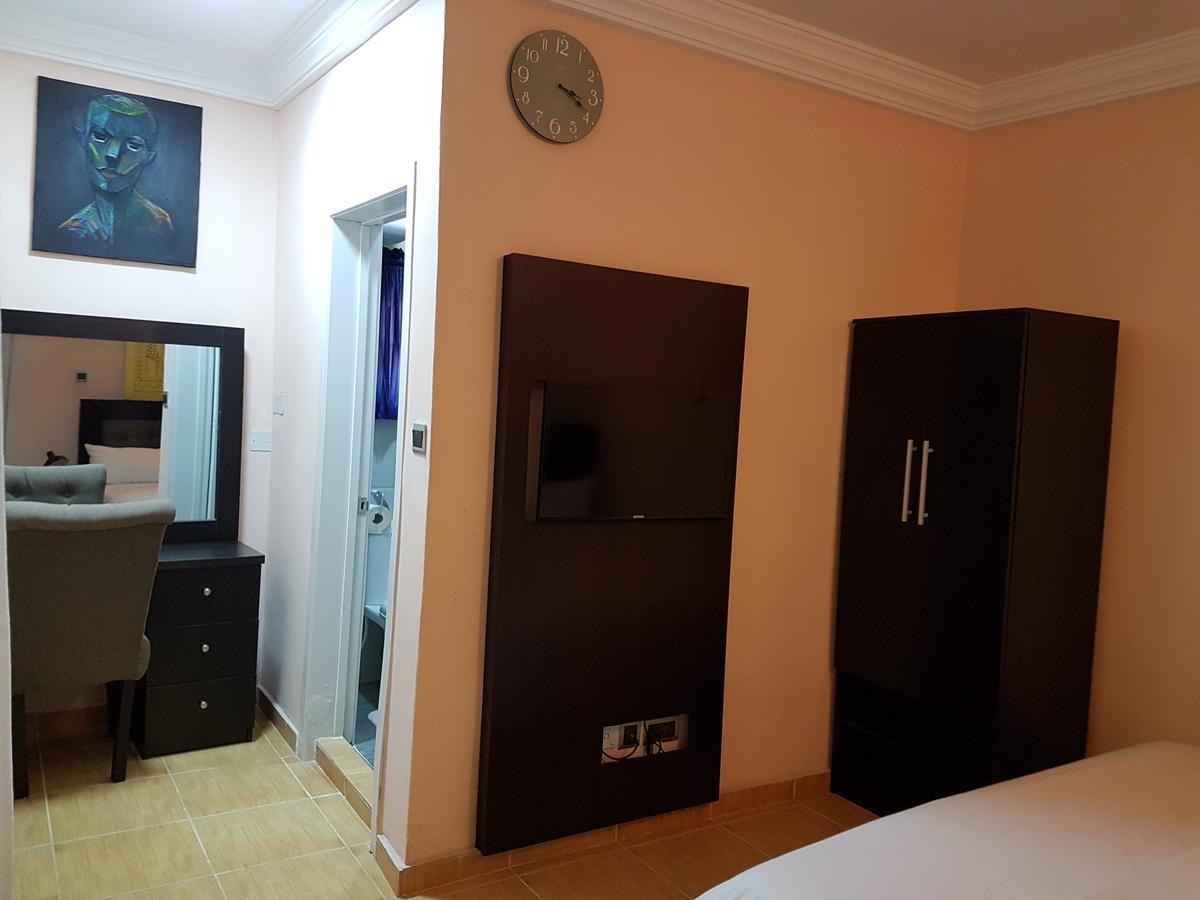 Hotel Hillside Gardens Ltd à Lagos Extérieur photo