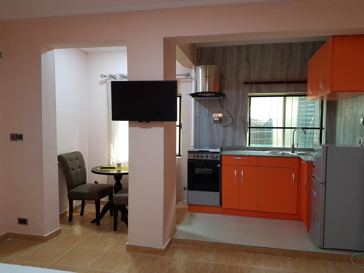 Hotel Hillside Gardens Ltd à Lagos Extérieur photo
