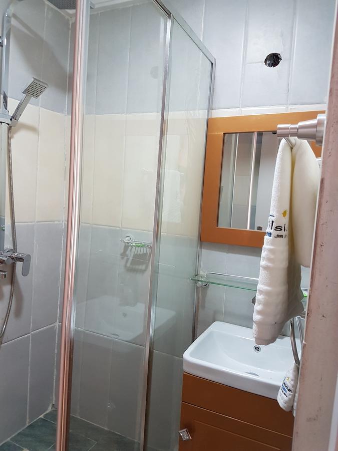 Hotel Hillside Gardens Ltd à Lagos Extérieur photo
