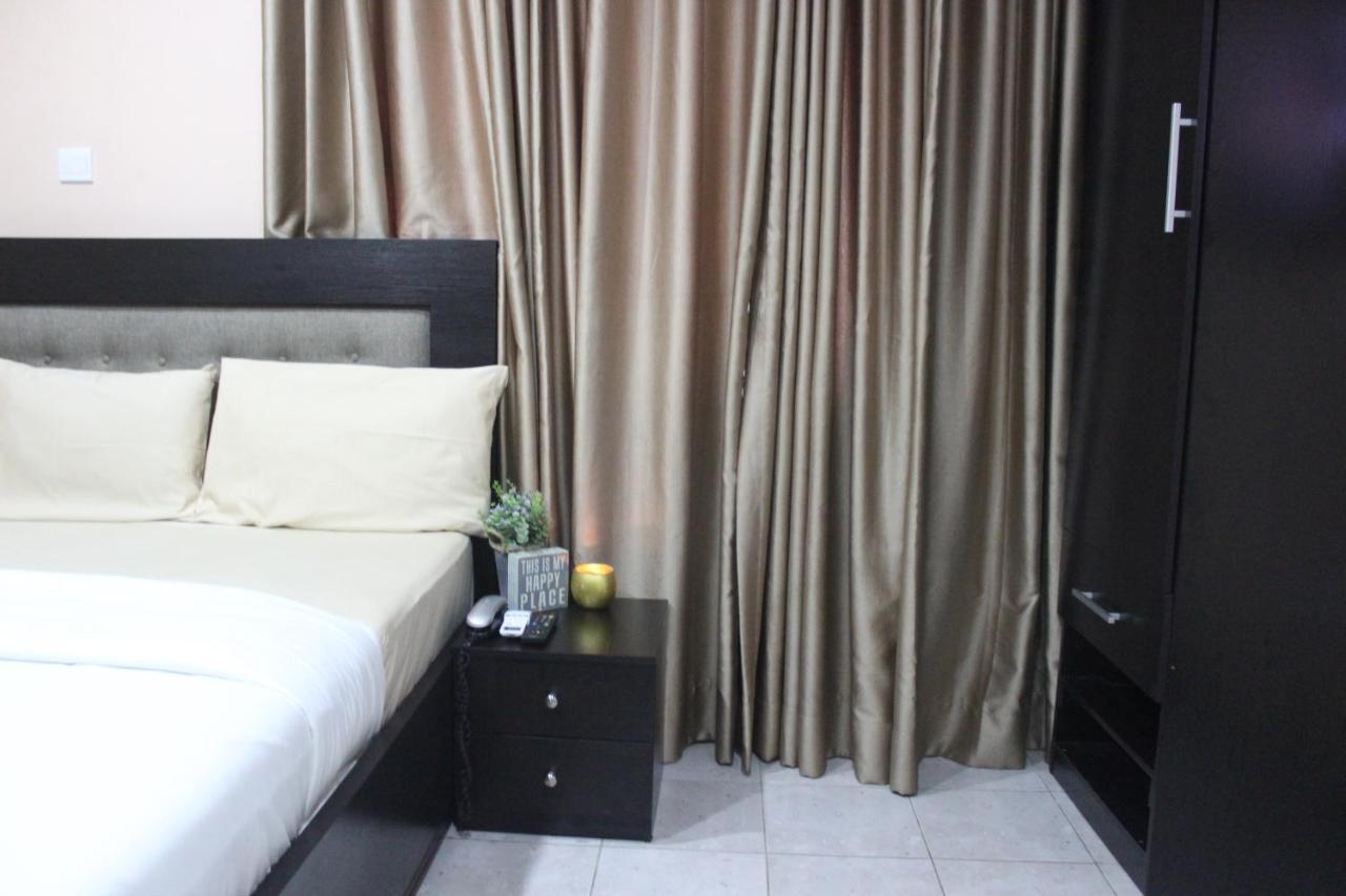 Hotel Hillside Gardens Ltd à Lagos Extérieur photo